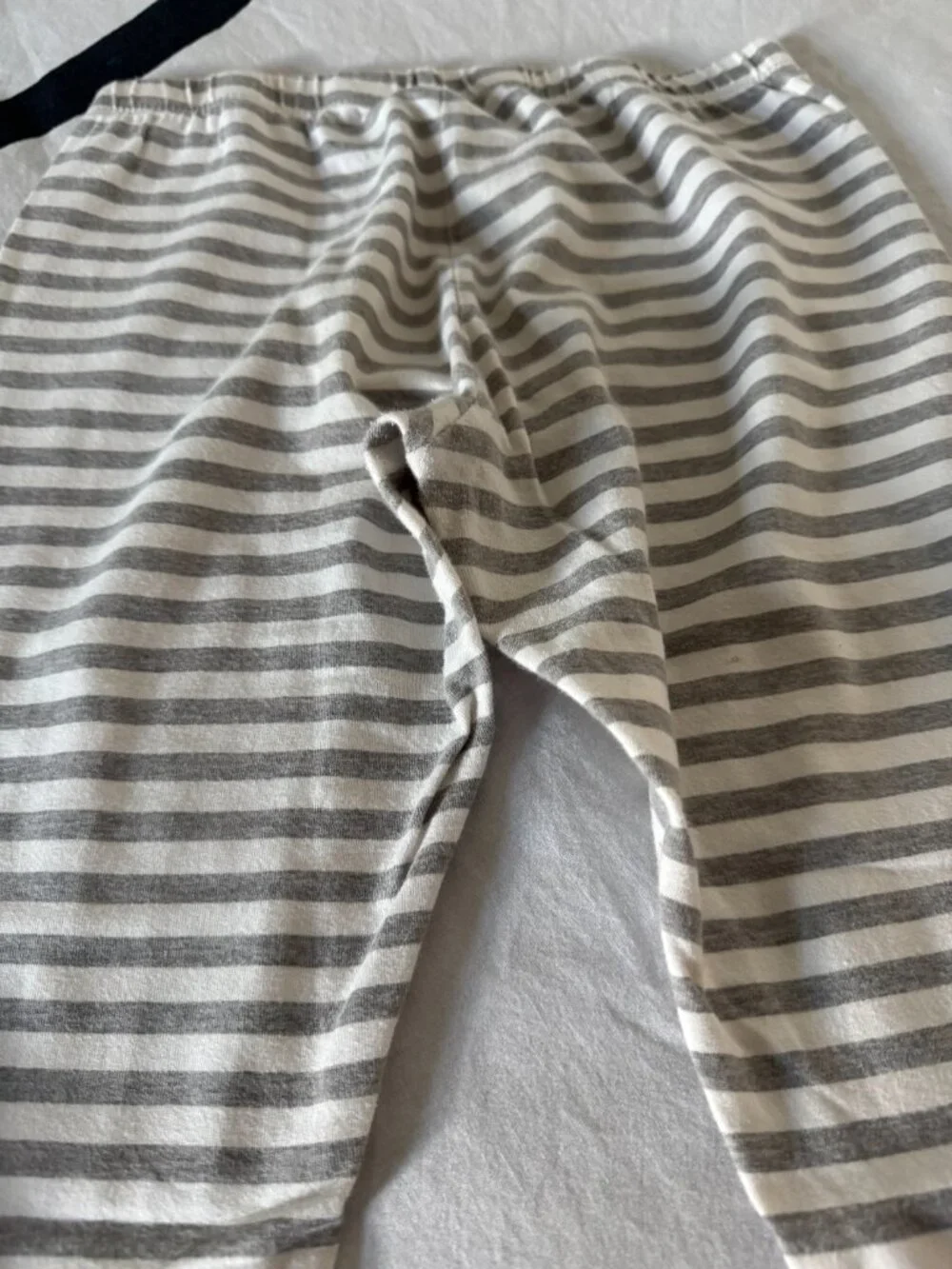 EUC Thereabouts Girls Gray & White Striped Leggings Sz XL (14-16)